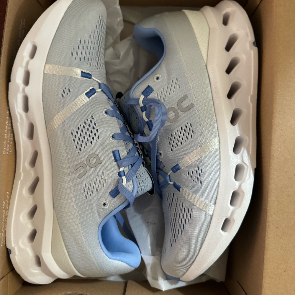 On Cloud Cloudsurfer Women’s size 9.5.  New in box, never worn.